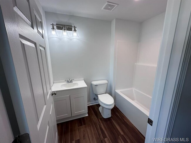 Building Photo - 214 Charleston Dr