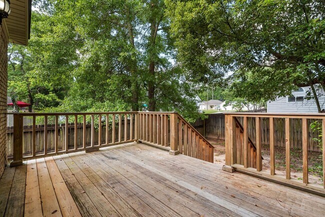 Building Photo - UPCOMING LISTING-CUSTOM BUILT HOME IN PINE...
