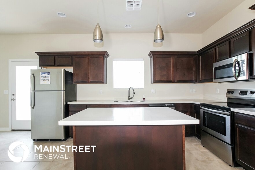 Building Photo - 2000 N 36th St