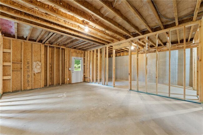 Building Photo - 6292 Gaines Ferry Rd
