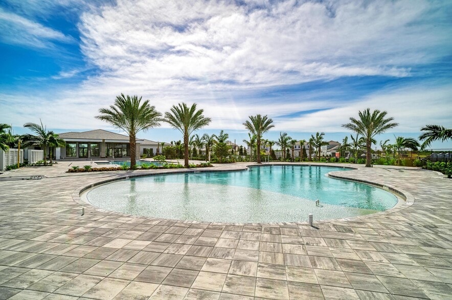 Building Photo - 2206 Washington Palm Ct