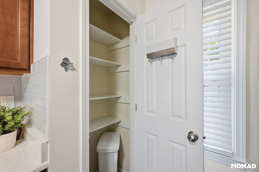 Building Photo - 4591 Oakfield Ct