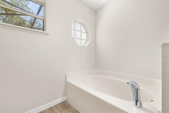 Building Photo - 624 Blake Ave