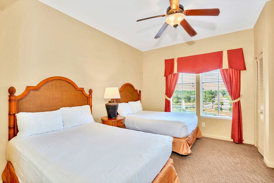 Building Photo - 8113 Resort Village Dr