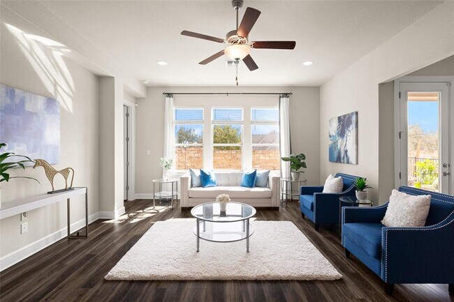 Building Photo - 132 Village Oak Dr