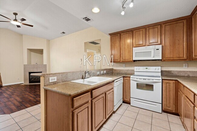 Building Photo - 1544 Emily Ct