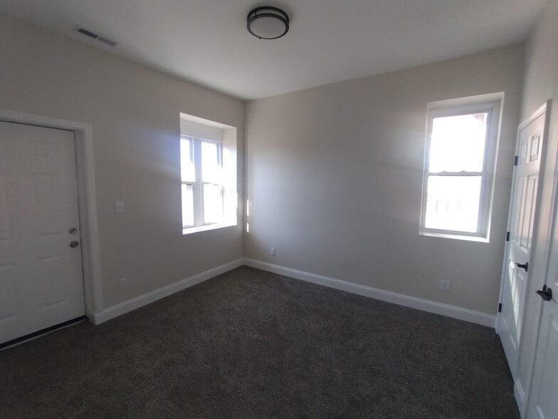 Building Photo - 2323 Patterson Ave