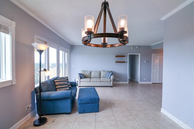 Building Photo - 825 Bayshore Dr