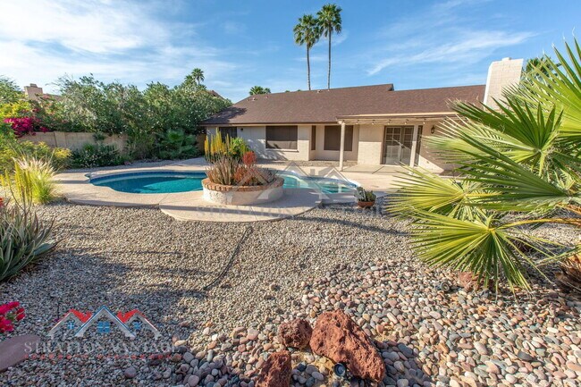 Building Photo - 5513 E Terry Dr