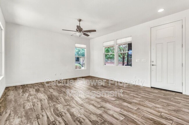 Building Photo - 2734 S Santa Rita