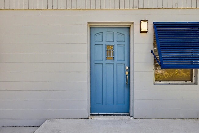 Building Photo - 235 Boulevard Des Pins