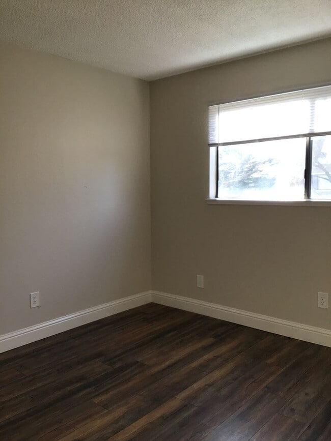 Building Photo - Condo Available Now