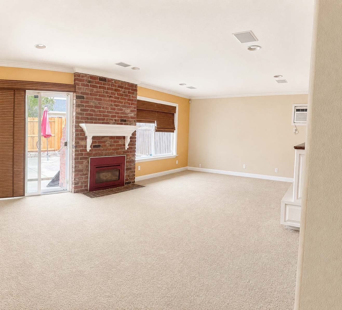 Building Photo - 7327 Springman St