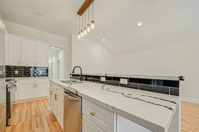 Building Photo - 7339 Krueger Rd