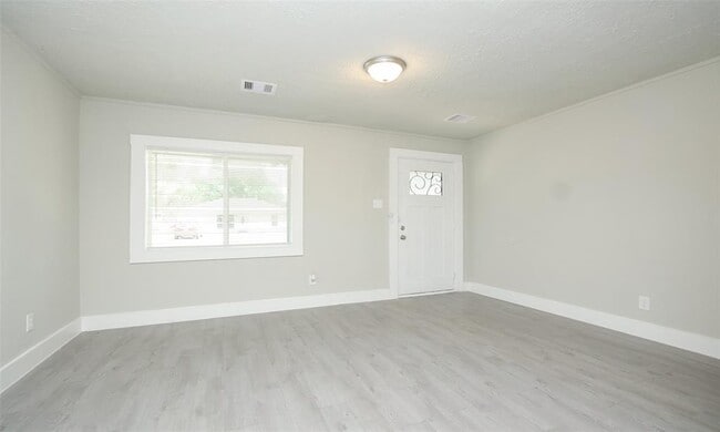 Building Photo - 4826 Larkspur St