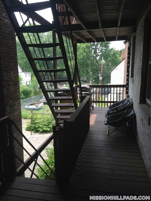 Building Photo - 2975 Washington St