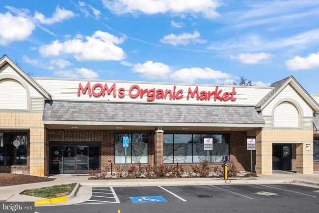 Building Photo - 549 Florida Ave