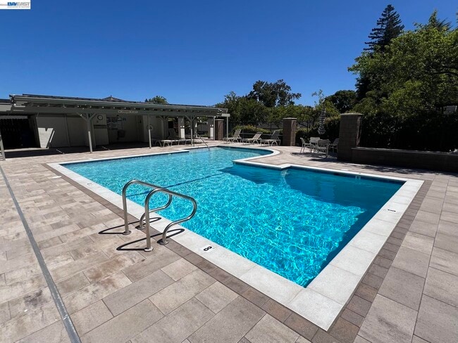 Building Photo - 2005 Rancho Verde Cir W