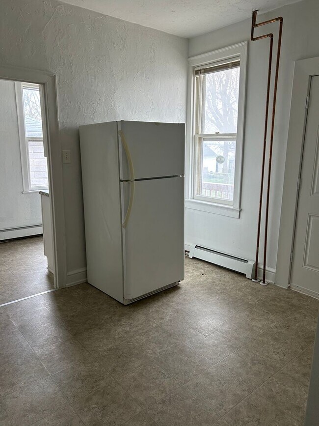 Building Photo - 24 N East St