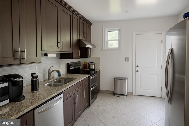 Building Photo - 1535 Willow St