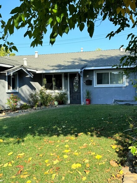 Building Photo - 5916 Marlin Cir