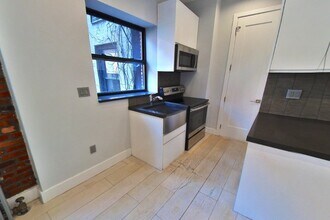 Building Photo - 438 W 52nd St