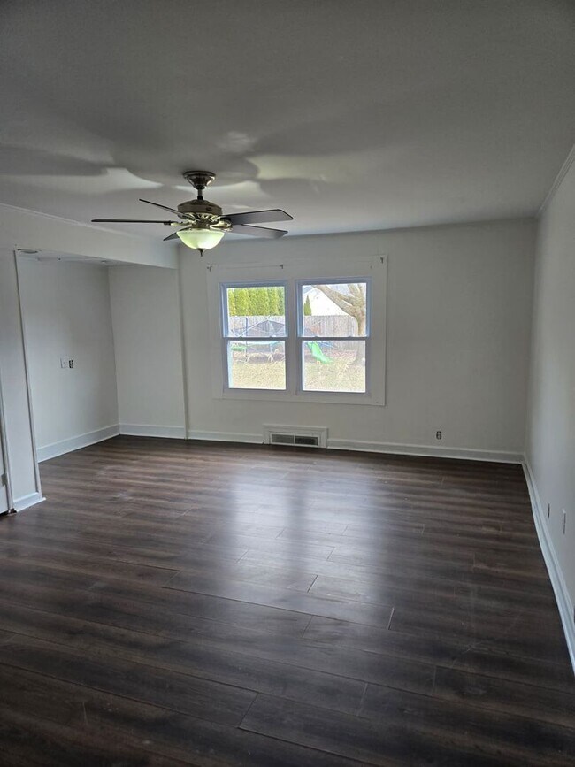 Building Photo - Spacious 4BR Ranch with 3 Living Rooms on 1.7 Acres — Howell