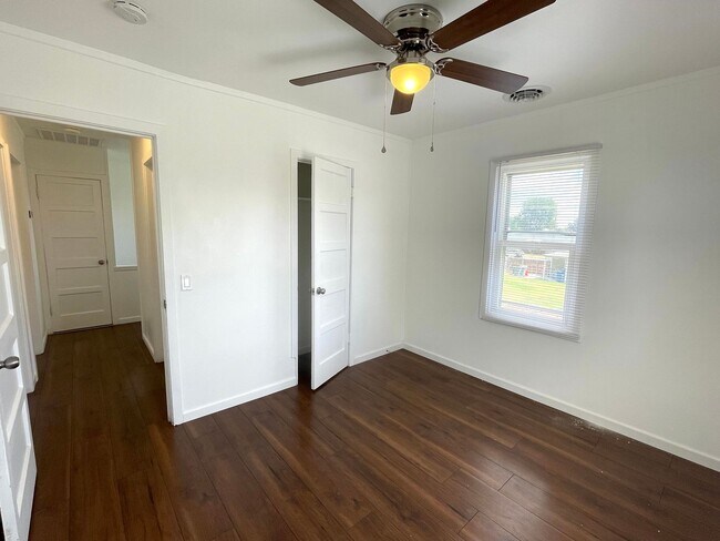 Building Photo - Completely Remodeled Three Bedroom One Bat...