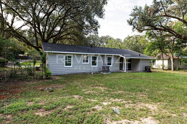 Building Photo - Cozy, Updated 3-Bedroom Home with a Shady Yard!