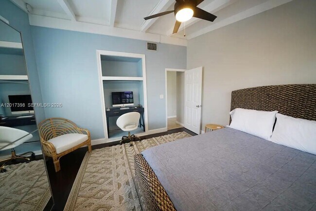 Building Photo - 2518 Gulfstream Ln