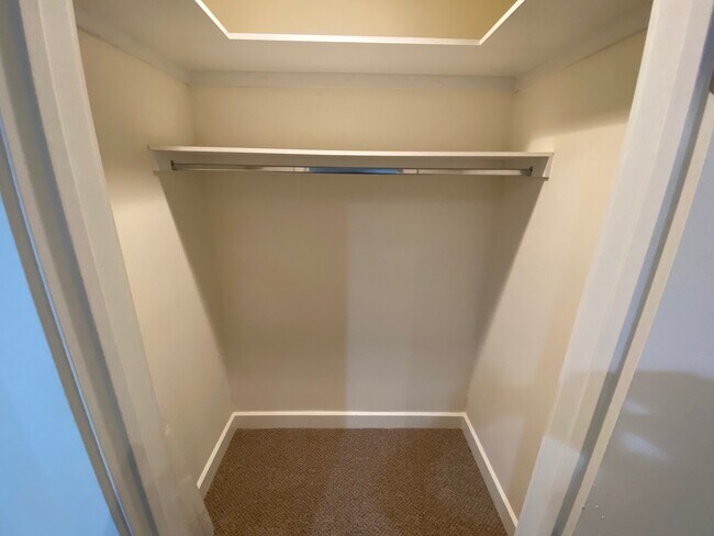 Building Photo - 11611 Montana Avenue, Unit 205