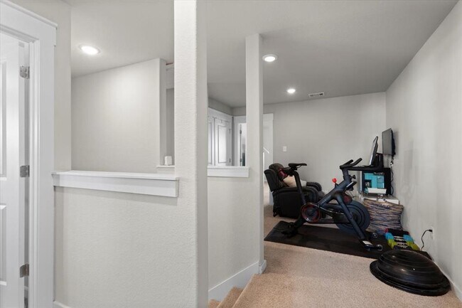 Building Photo - 1530 McKinney Dr