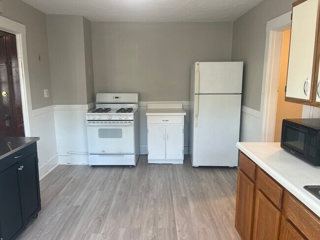 Building Photo - 16 Eddy St