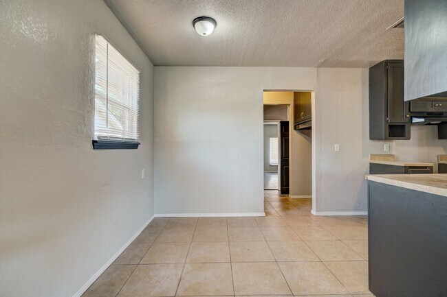Building Photo - 3 Bed 1.5 Bath Norman