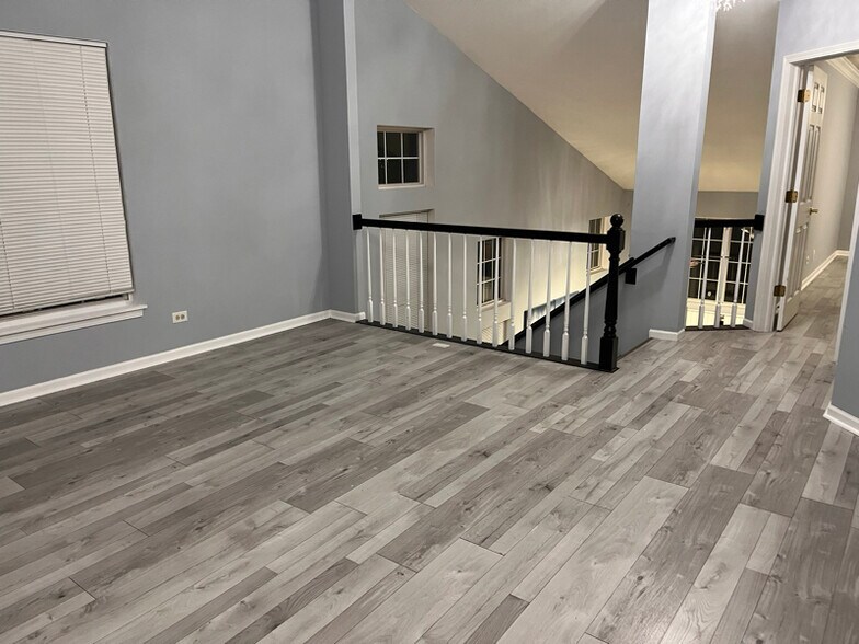 Building Photo - 211 Oxford Ct