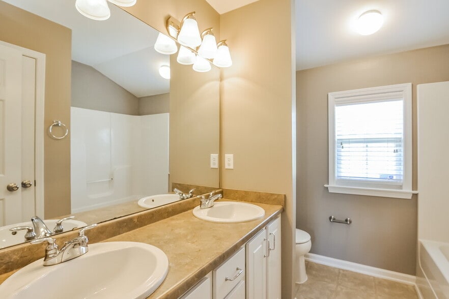 Building Photo - 353 Collinsworth Dr