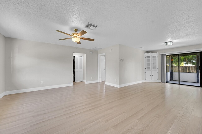 Building Photo - 2251 SE Holland St