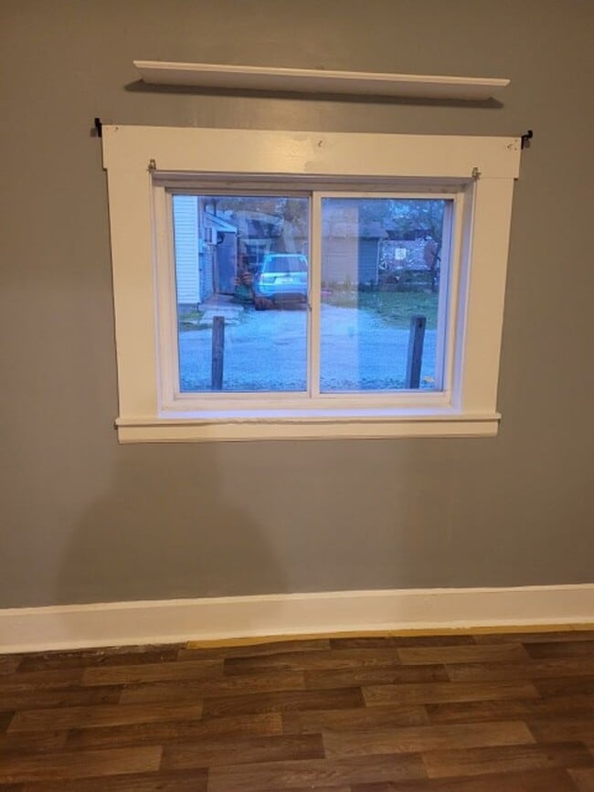 Building Photo - 201 W Chestnut St