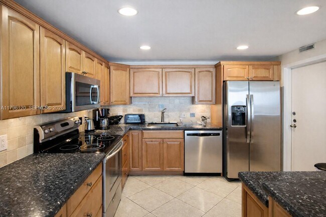 Building Photo - 2101 S Ocean Dr