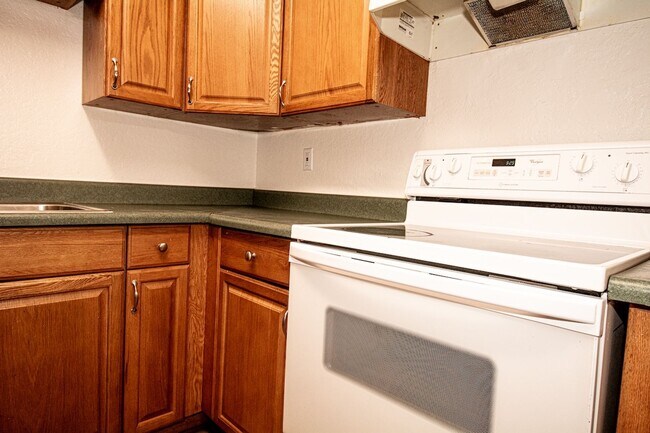 Building Photo - 22840 Hilton Head Dr