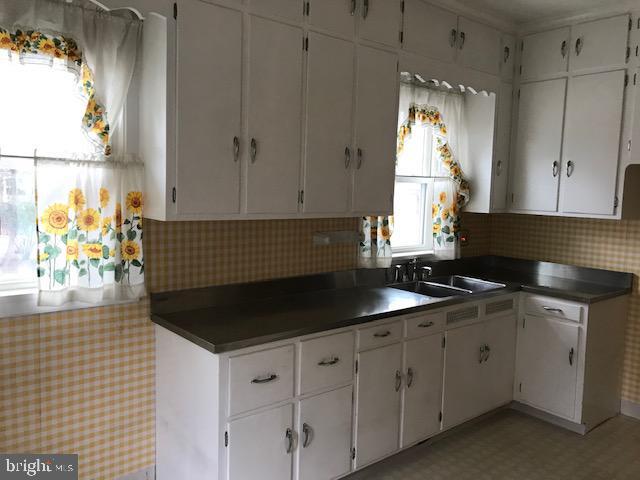 Building Photo - 505 E Lancaster Ave