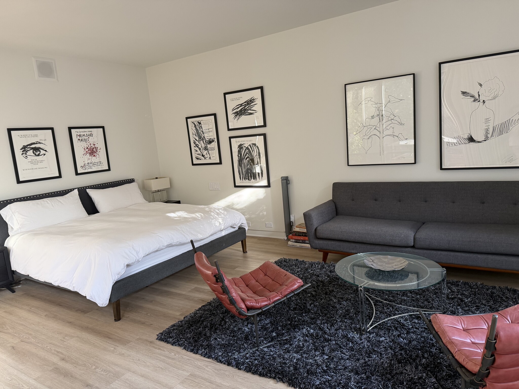 Building Photo - 910 Benedict Canyon Dr