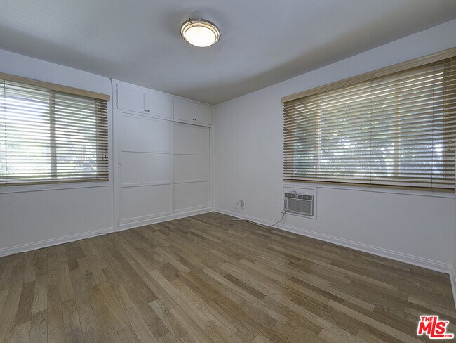 Building Photo - 1217 N Crescent Heights Blvd