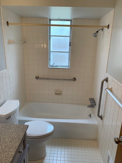 Building Photo - 410 Anawanda Ave