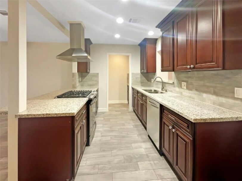 Building Photo - 12107 Pompton Dr