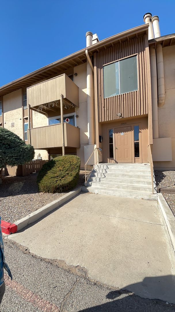 Building Photo - OPEN HOUSE WED. MAY 7TH 5PM - 460 sq ft St...