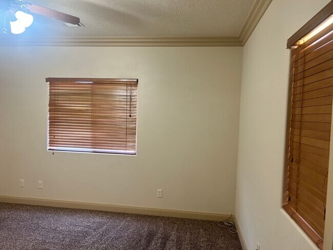 Building Photo - La Verkin Charm!