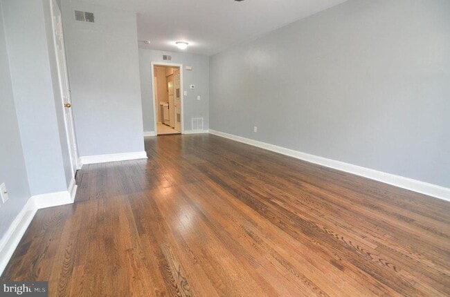 Building Photo - 39 Galveston Pl SW