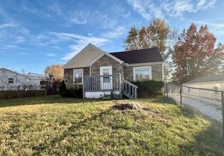 Building Photo - 3 BR Bungalow in North Peoria