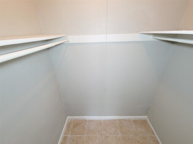 Building Photo - 17706 Glenhagen Ct